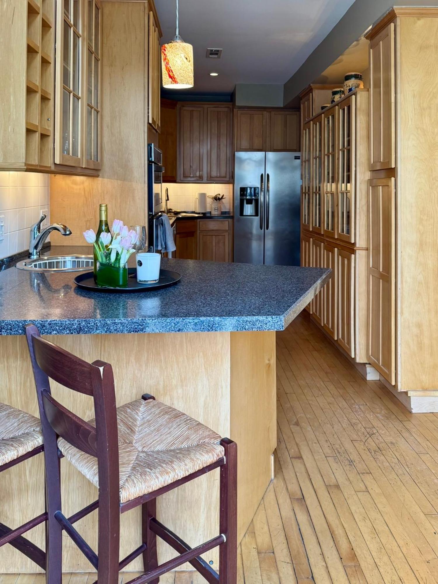 3 Bedroom Spacious Home In Ideal Location W Free Parking Back Yard Pets Welcome Chicago Exterior foto