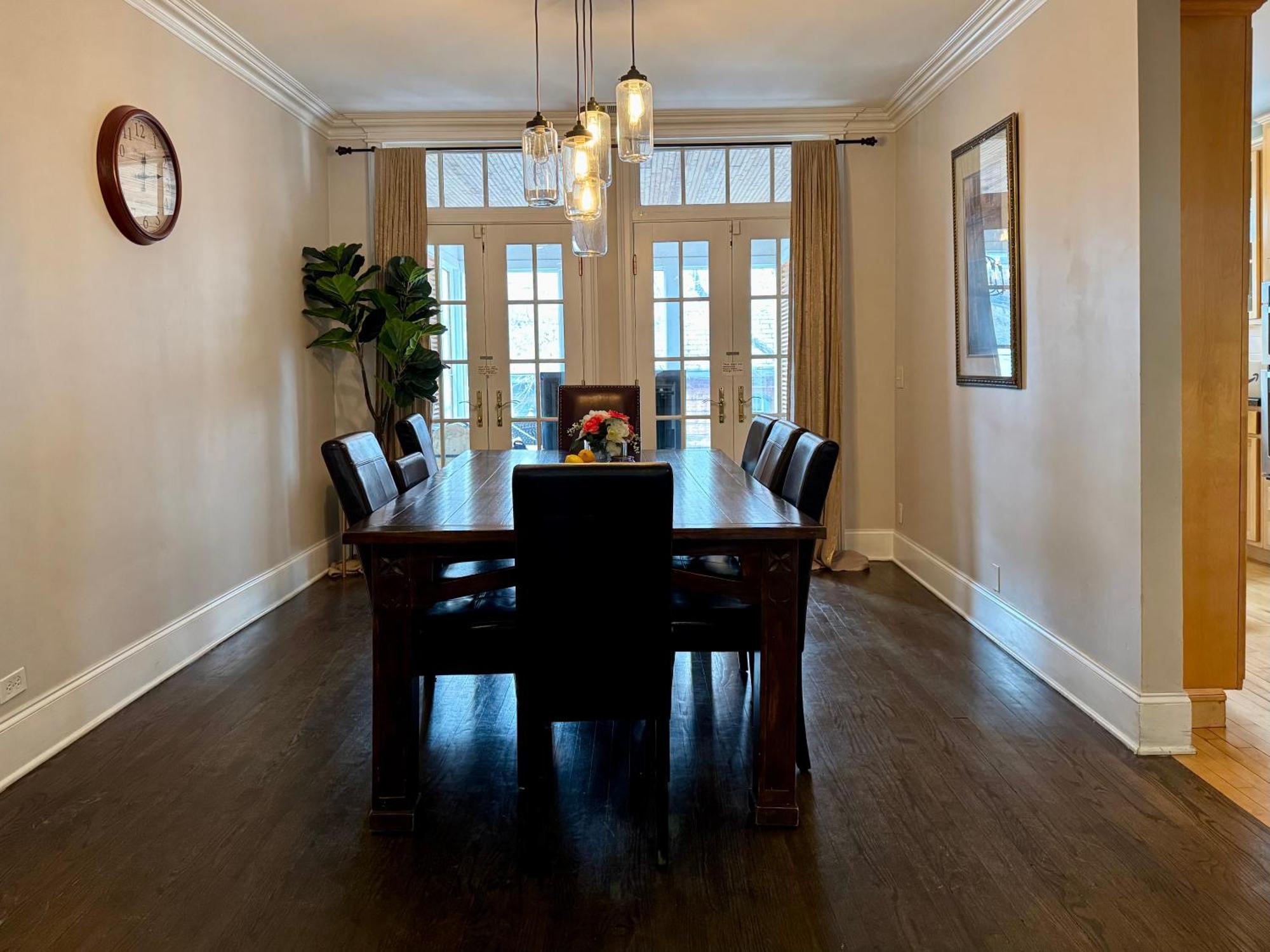 3 Bedroom Spacious Home In Ideal Location W Free Parking Back Yard Pets Welcome Chicago Exterior foto