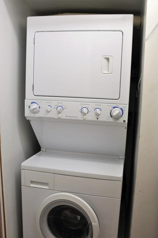 3 Bedroom Spacious Home In Ideal Location W Free Parking Back Yard Pets Welcome Chicago Exterior foto