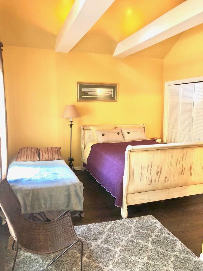 3 Bedroom Spacious Home In Ideal Location W Free Parking Back Yard Pets Welcome Chicago Exterior foto