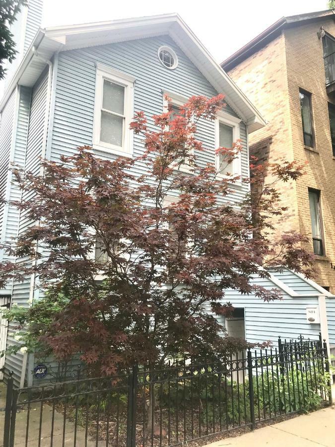 3 Bedroom Spacious Home In Ideal Location W Free Parking Back Yard Pets Welcome Chicago Exterior foto